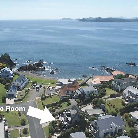 The Pacific Room, Tapeka Point Расселл Экстерьер фото