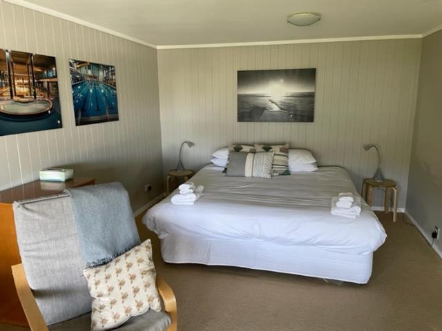 The Pacific Room, Tapeka Point Расселл Экстерьер фото
